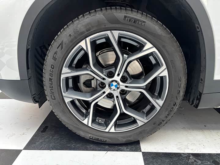 Фото 4 - BMW X1