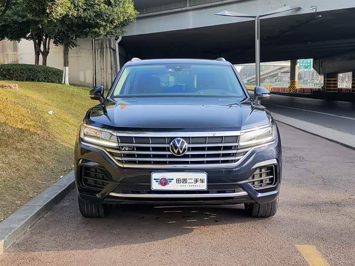 Фото 2 - Volkswagen Touareg