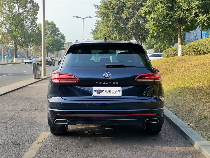 Фото 5 - Volkswagen Touareg