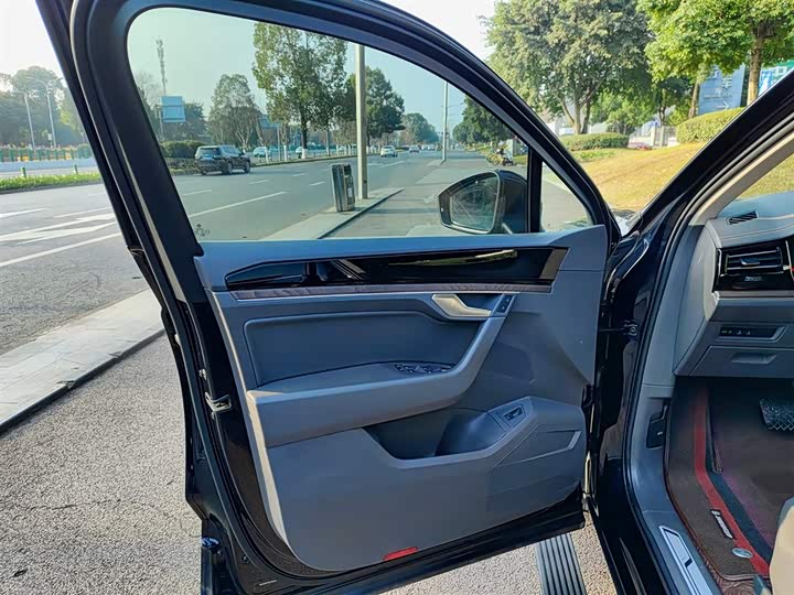 Фото 6 - Volkswagen Touareg