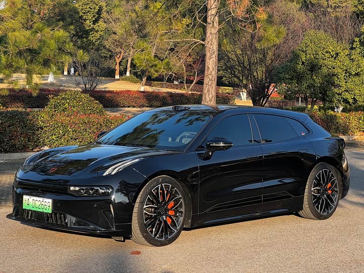 Фото 1 - Zeekr 001