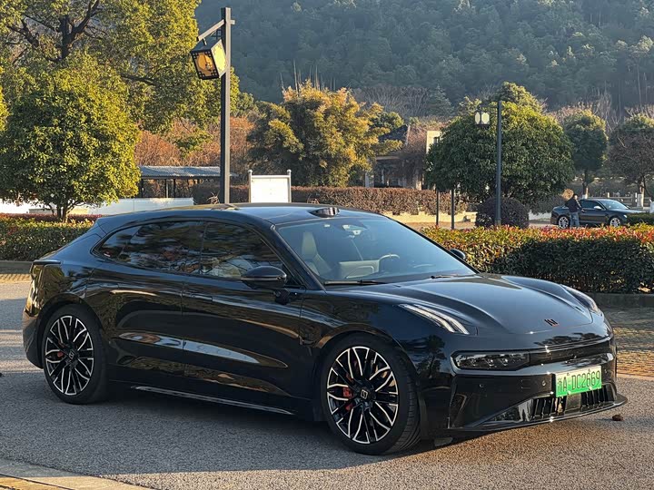 Фото 3 - Zeekr 001