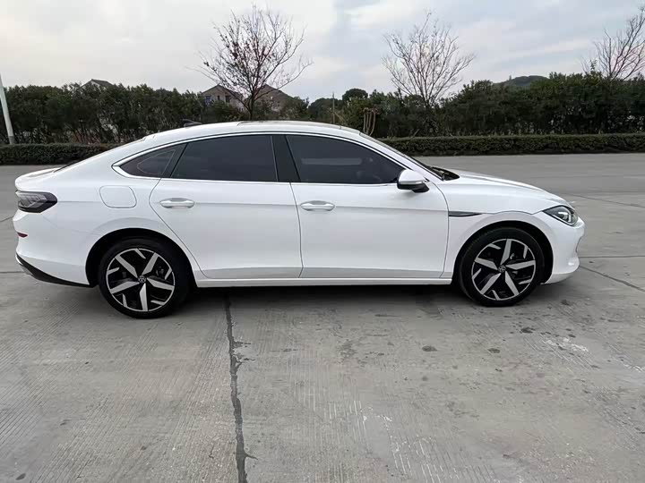 Фото 9 - Volkswagen Lamando L