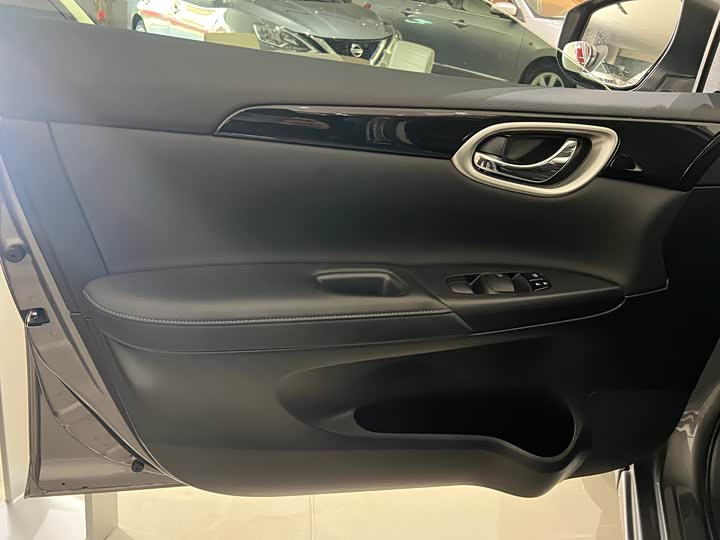 Фото 5 - Nissan Sylphy