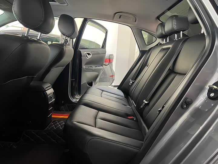 Фото 7 - Nissan Sylphy