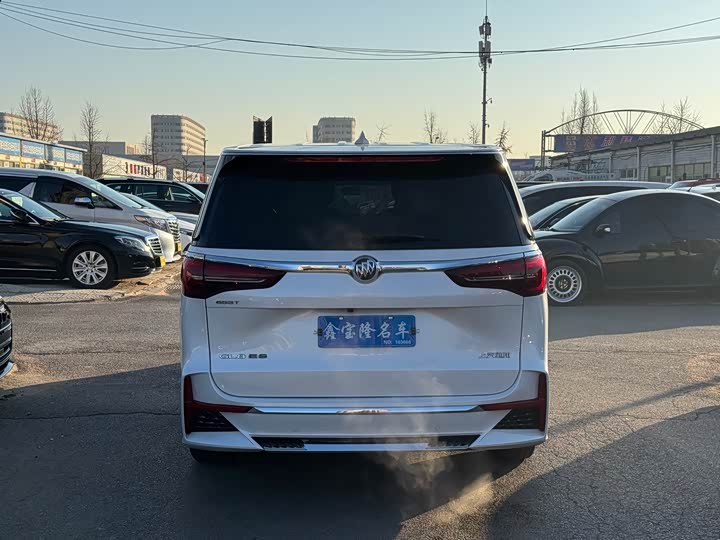 Фото 3 - Buick GL8 ES