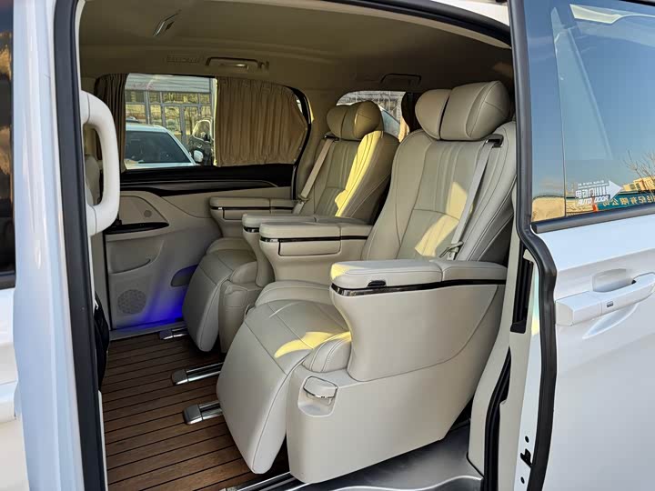 Фото 6 - Buick GL8 ES