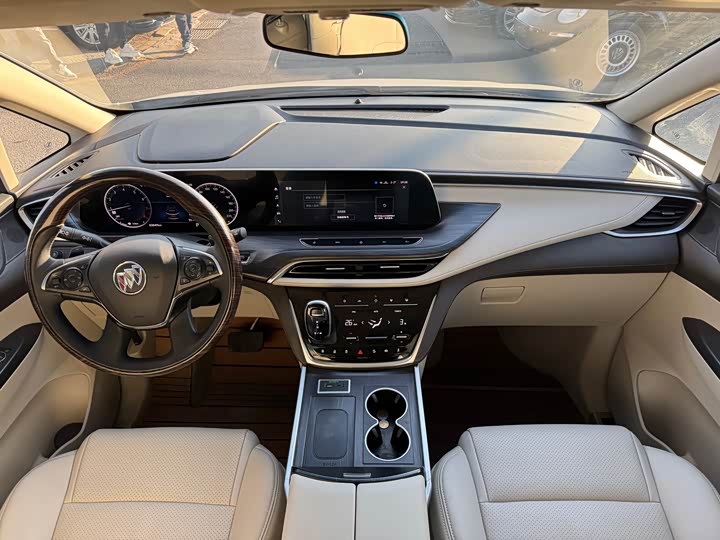 Фото 7 - Buick GL8 ES