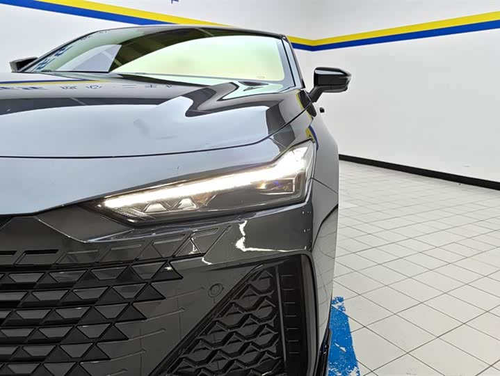 Фото 5 - Changan UNI-V