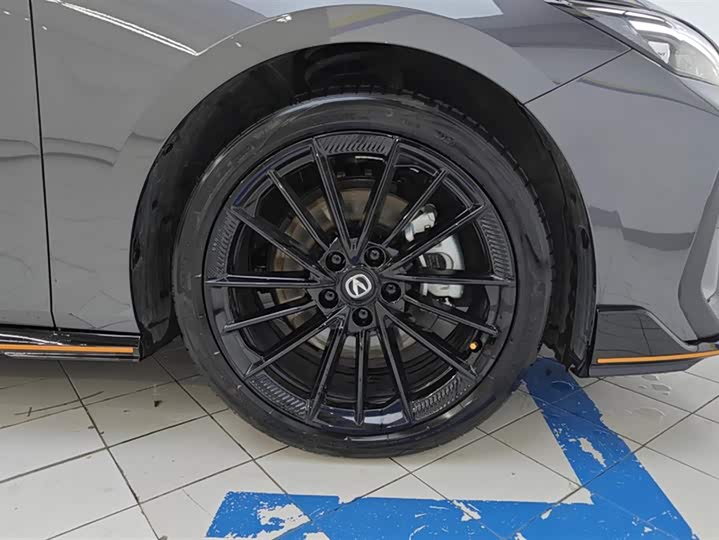 Фото 6 - Changan UNI-V