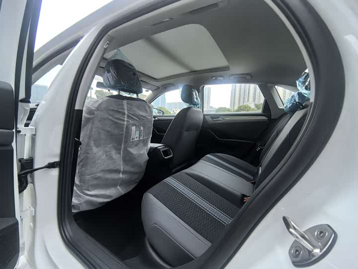 Фото 8 - Volkswagen Sagitar L