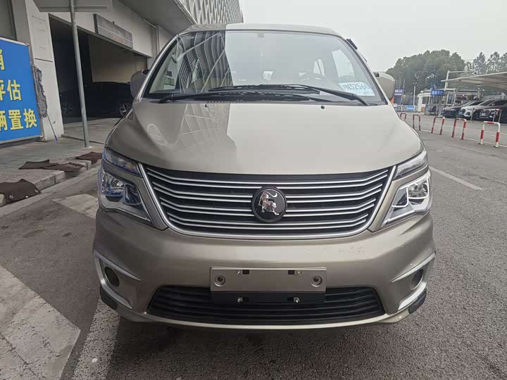 Фото 2 - Dongfeng Forthing Lingzhi M5