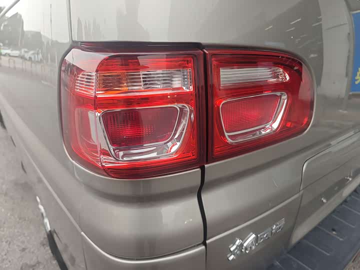 Фото 8 - Dongfeng Forthing Lingzhi M5