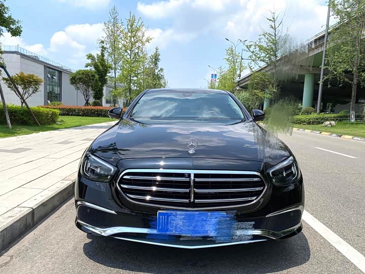 Фото 2 - Mercedes-Benz E-Class