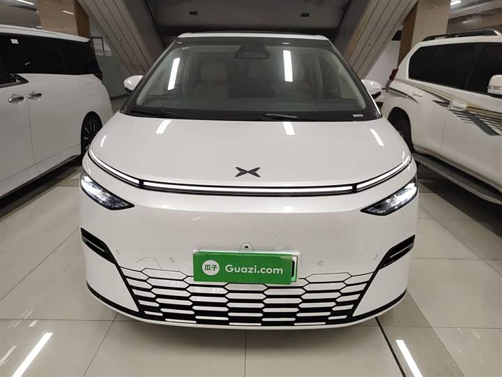 Фото 3 - XPeng X9