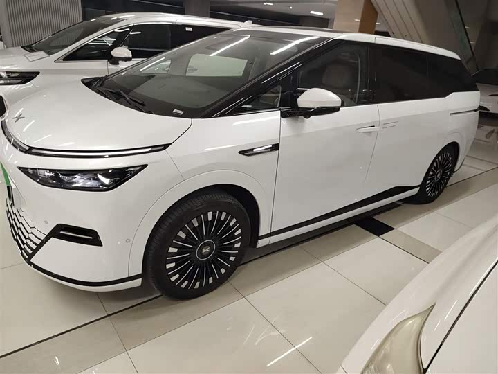 Фото 5 - XPeng X9