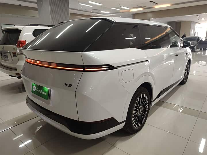 Фото 7 - XPeng X9