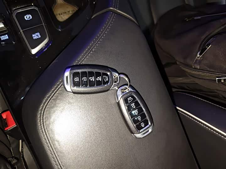 Фото 9 - Hyundai Custo