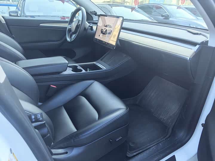 Фото 6 - Tesla Model Y