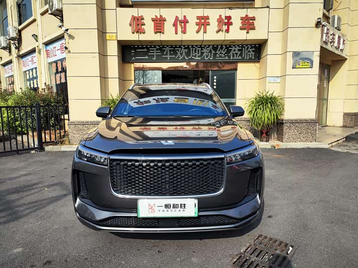 Фото 2 - LiXiang One