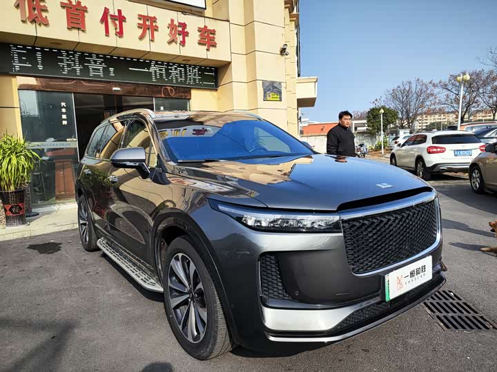 Фото 3 - LiXiang One