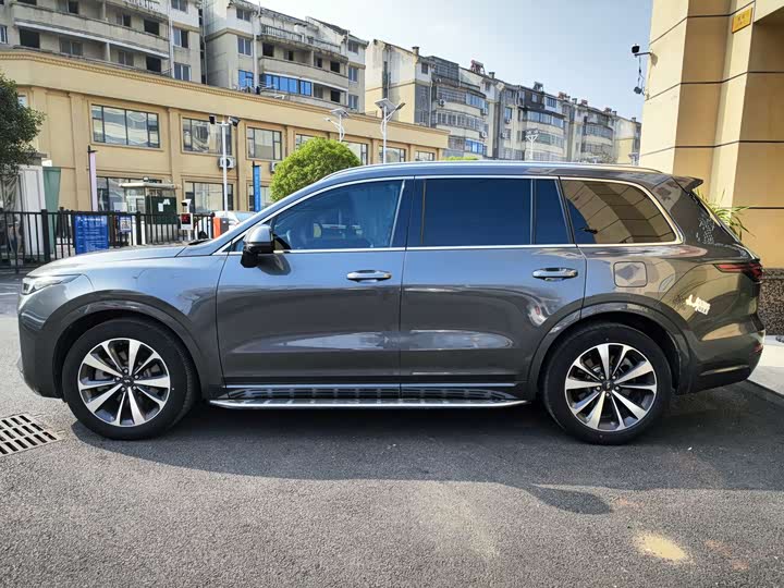 Фото 4 - LiXiang One