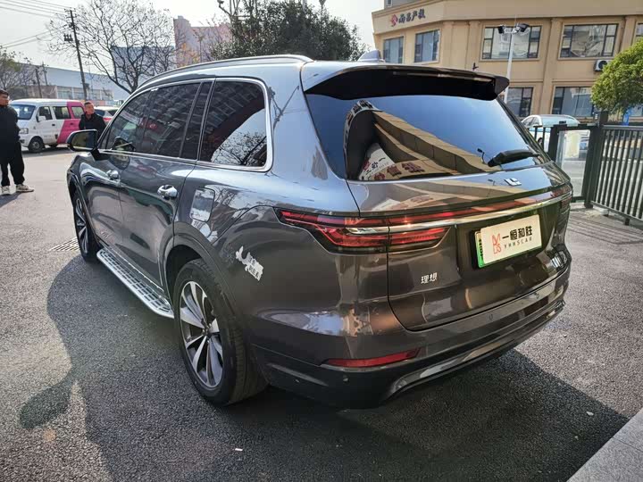 Фото 6 - LiXiang One