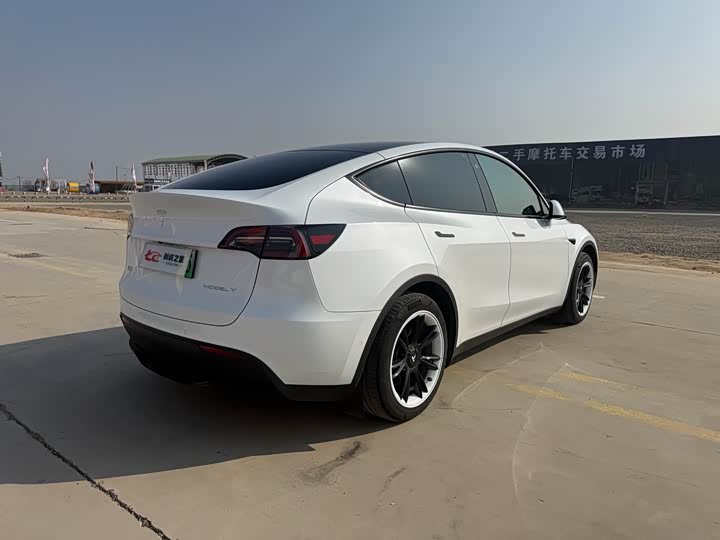 Фото 5 - Tesla Model Y