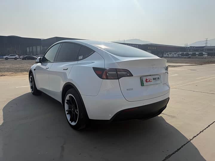 Фото 7 - Tesla Model Y