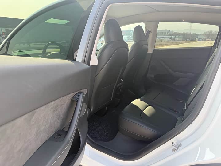 Фото 8 - Tesla Model Y