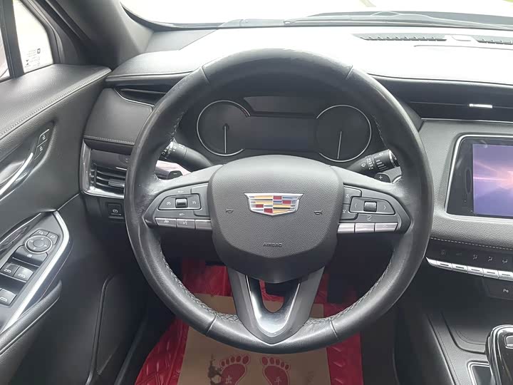 Фото 3 - Cadillac XT4