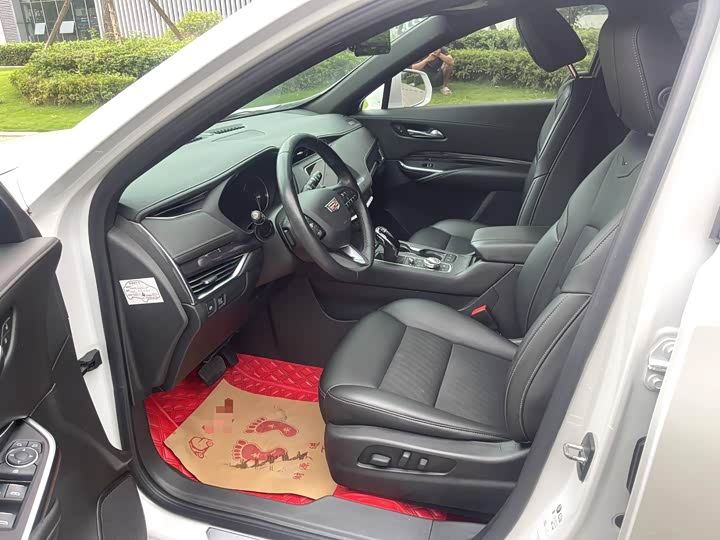 Фото 5 - Cadillac XT4