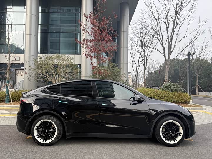 Фото 7 - Tesla Model Y