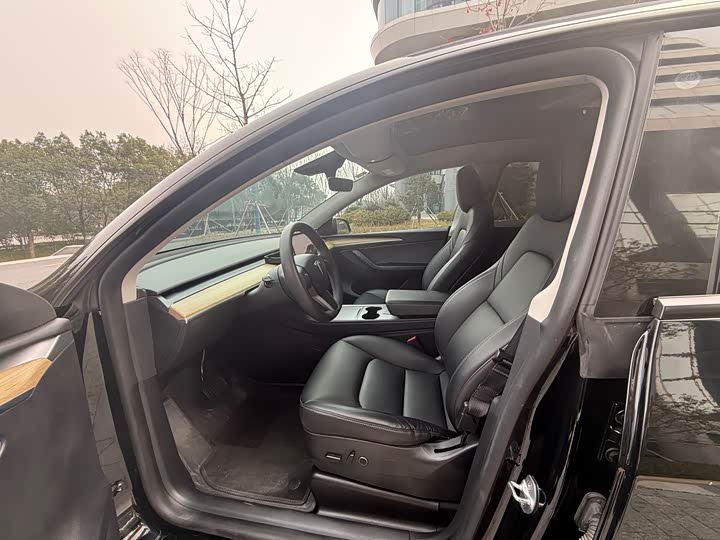 Фото 9 - Tesla Model Y