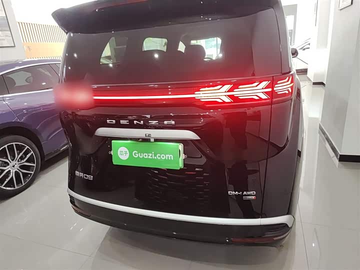 Фото 6 - Denza D9