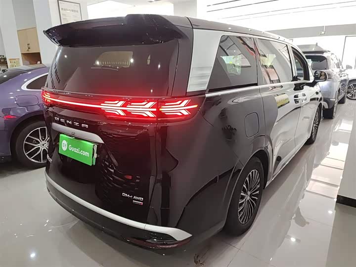 Фото 7 - Denza D9