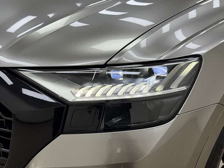 Фото 9 - Audi Q8