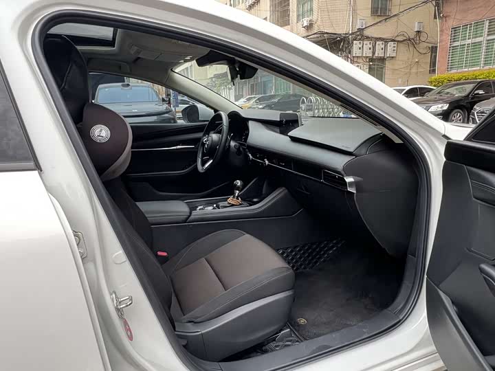 Фото 9 - Mazda 3 (Axela)