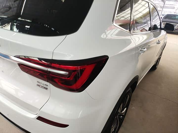 Фото 8 - Roewe RX5