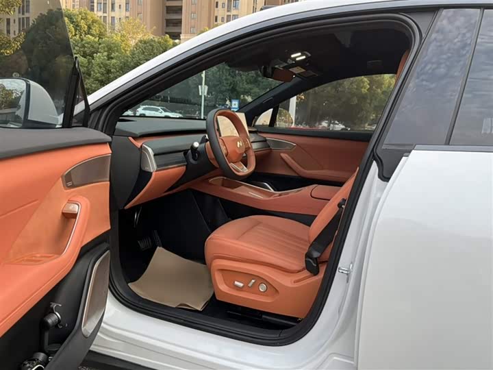 Фото 8 - Nio Onvo L60