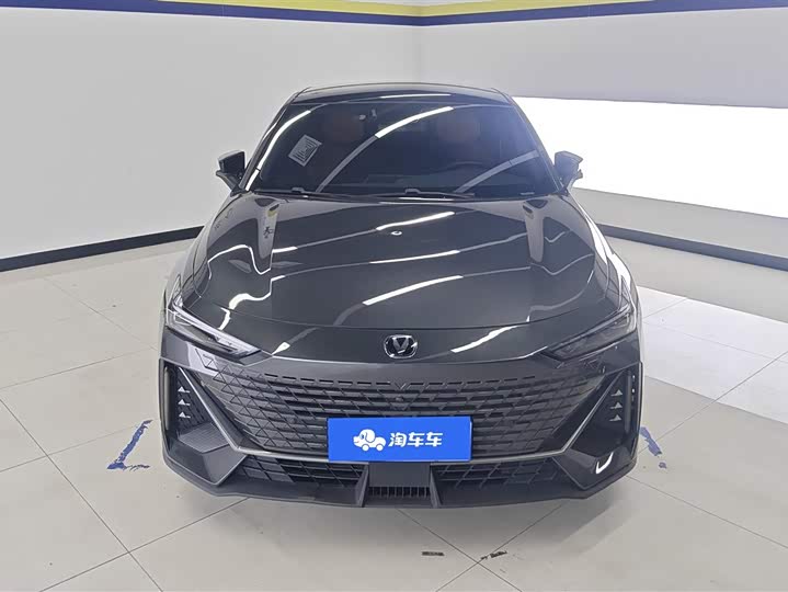 Фото 2 - Changan UNI-V