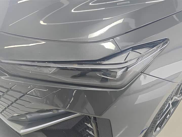 Фото 5 - Changan UNI-V