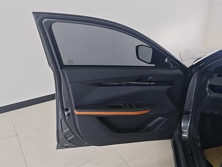 Фото 7 - Changan UNI-V