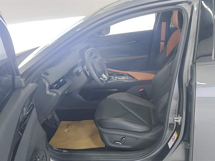 Фото 9 - Changan UNI-V