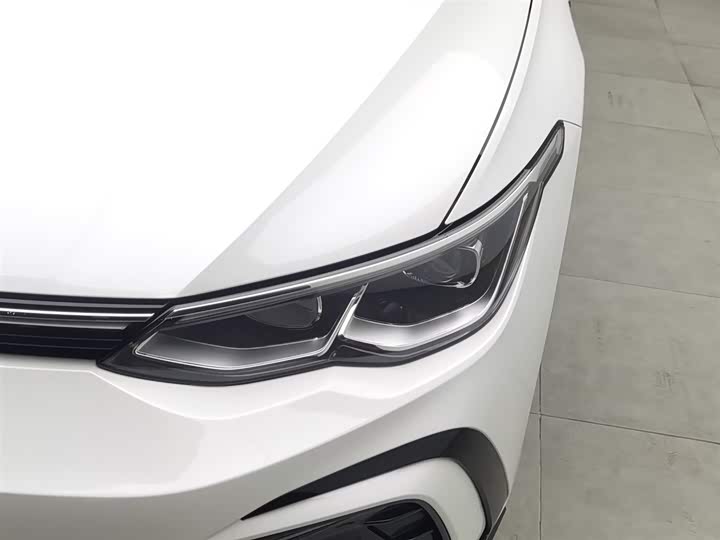 Фото 7 - Volkswagen Golf