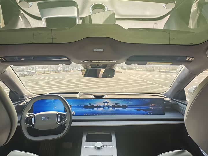 Фото 6 - Geely Galaxy E8