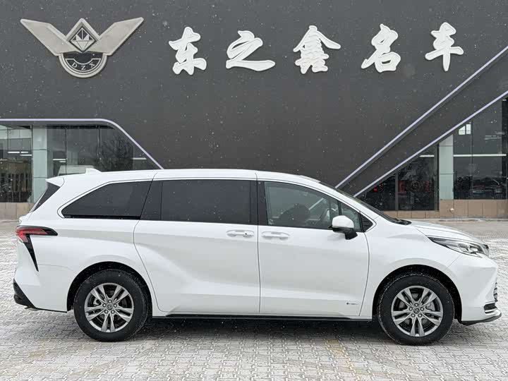 Фото 6 - Toyota Sienna