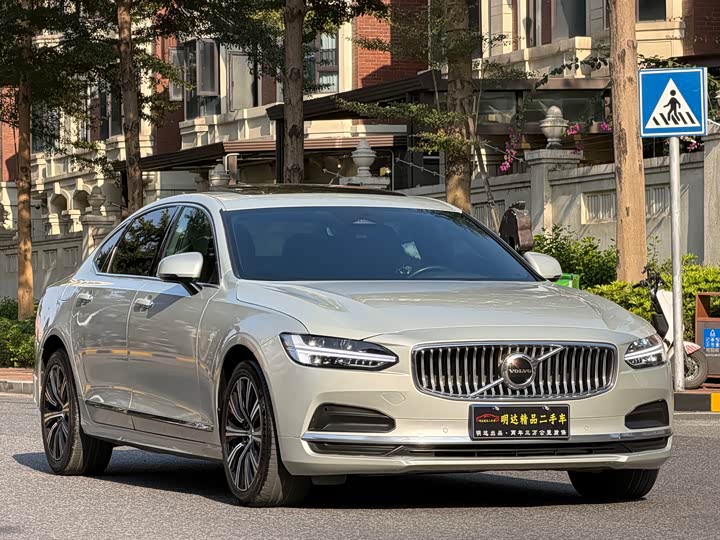 Фото 3 - Volvo S90