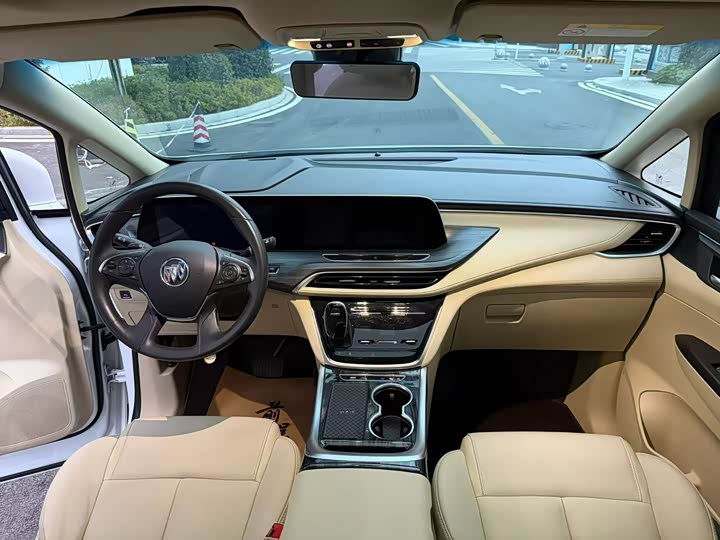 Фото 6 - Buick GL8 ES