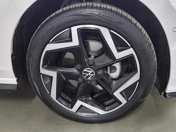 Фото 6 - Volkswagen Golf